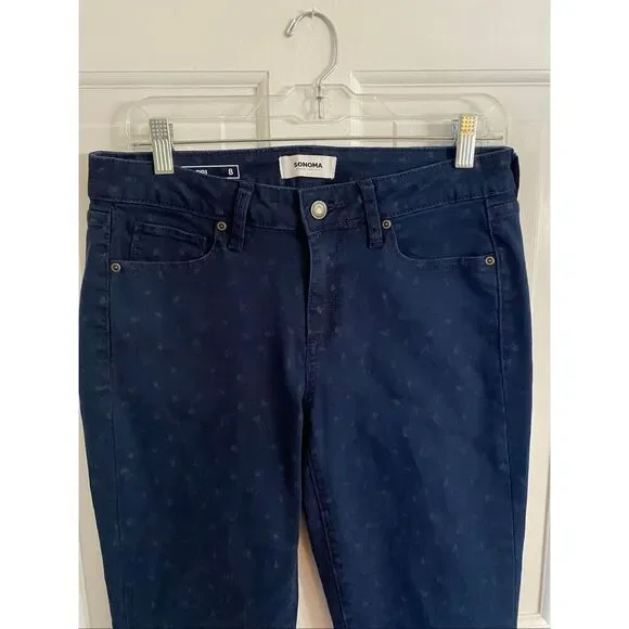 Sonoma dark wash capris with subtle print size 8 - Picture 2 of 10